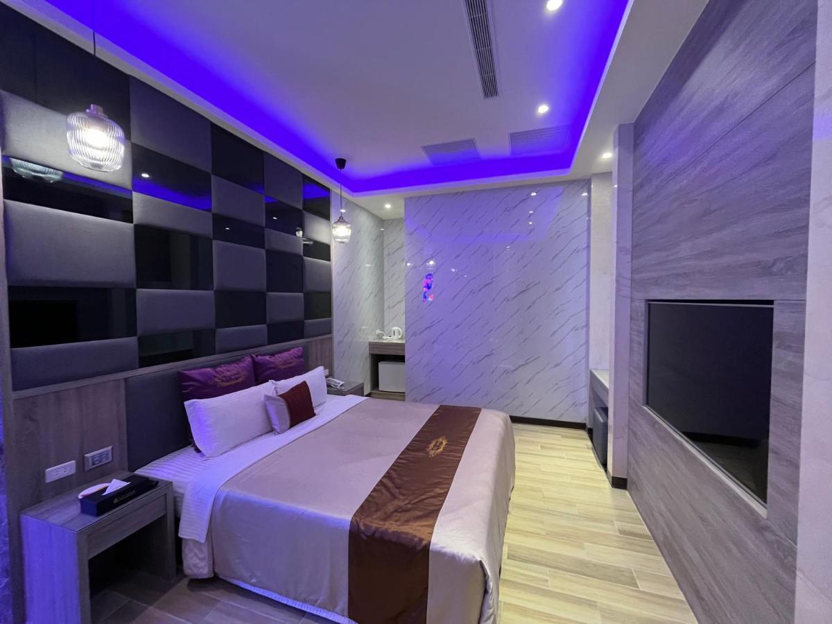 Purple Rainbow Motel Tchaj-pej Exteriér fotografie